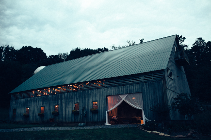 Saskia Kyle Tennessee Barn Wedding